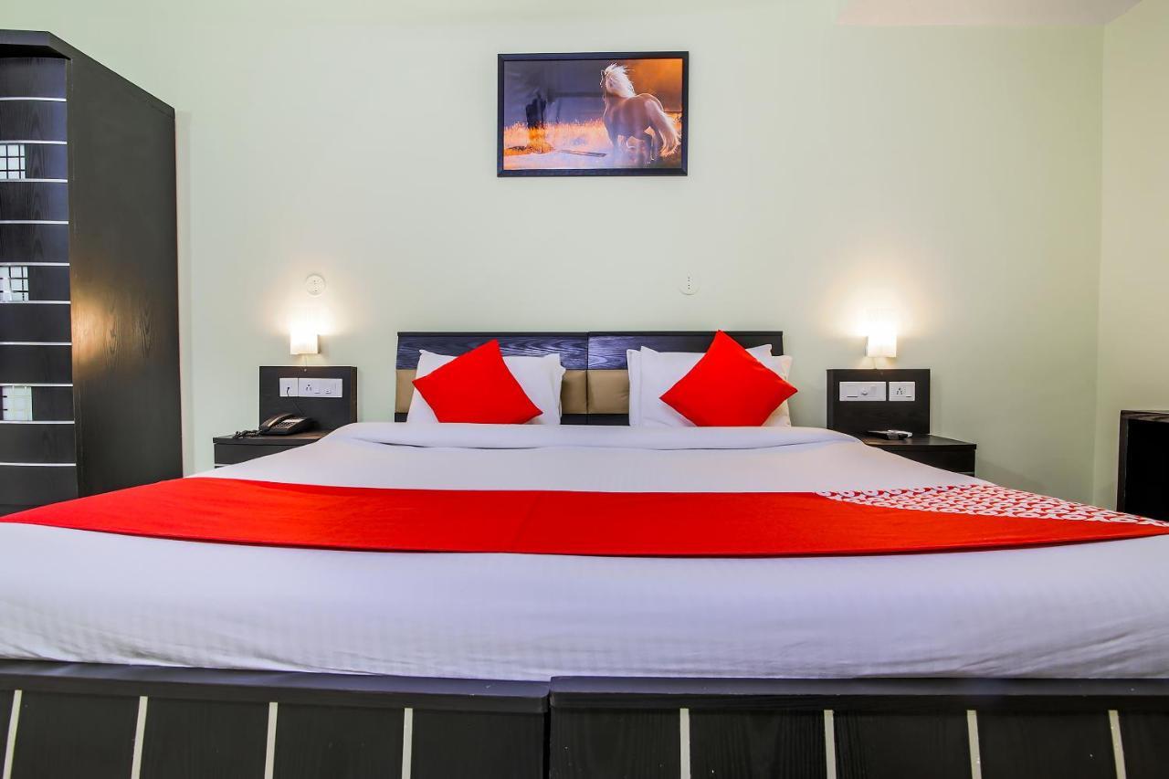 Oyo 24761 All Seasons Guest House Márgáo Kültér fotó